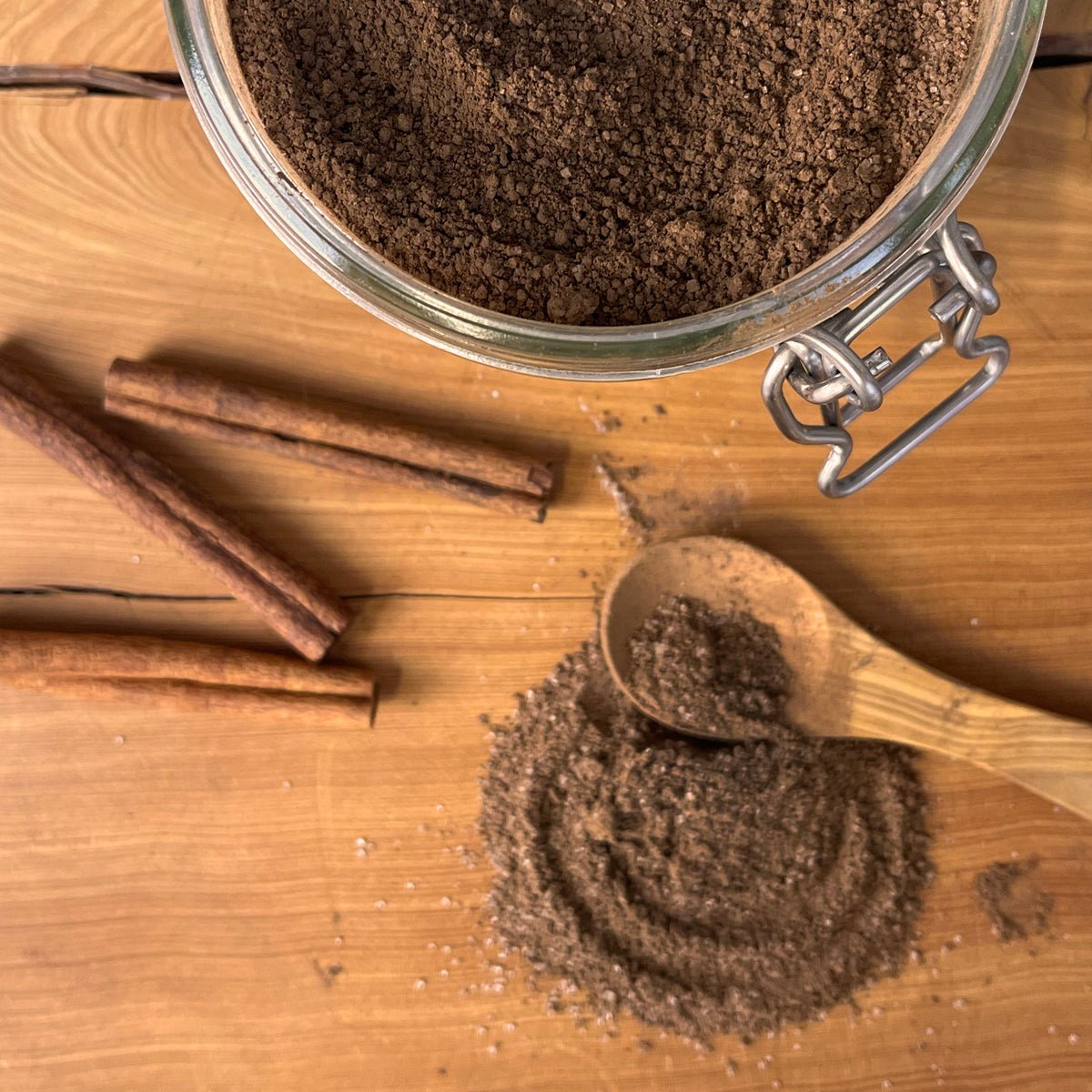 Chocolate de Nuevo México artisanal chocolate powder inspired by regional flavors.